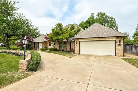 1505 Eagle Dr, Edmond, OK 73034 photo 3