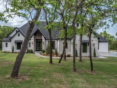 4217 Grand Timber Dr, Edmond, OK 73034