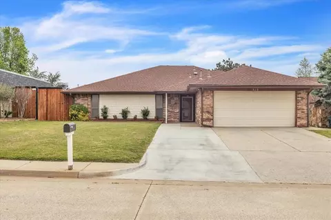 313 E Platt Dr, Yukon, OK 73099 photo 1