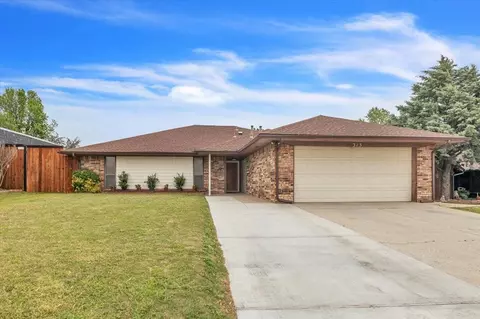 313 E Platt Dr, Yukon, OK 73099 photo 2