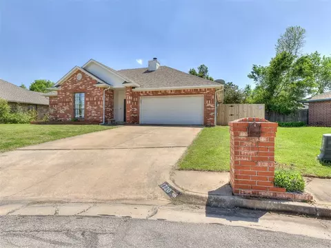 1720 Whispering Creek Ct, Edmond, OK 73013