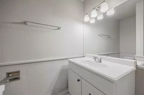 607 E 27th St, Edmond, OK 73013 photo 38