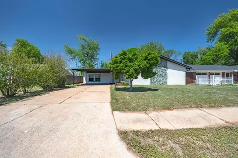 607 E 27th St, Edmond, OK 73013 photo 2