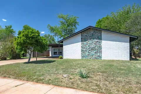 607 E 27th St, Edmond, OK 73013 photo 3