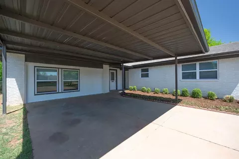 607 E 27th St, Edmond, OK 73013 photo 4