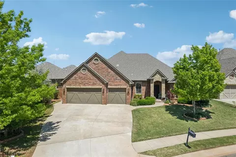2147 Bridgeview Blvd, Edmond, OK 73003