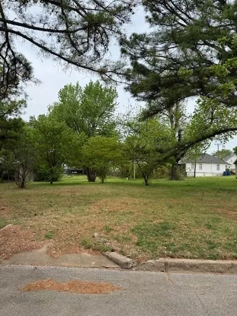E Vilas Avenue, Guthrie, OK 73044