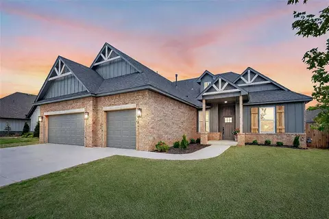 9228 NW 84th Ter, Yukon, OK 73099