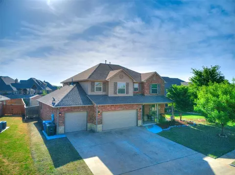 2716 Sunflower Dr, Edmond, OK 73013
