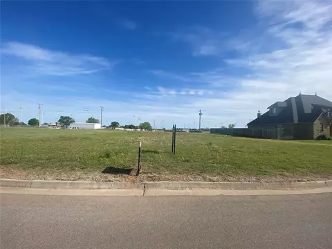 3531 Mickelson Dr, Weatherford, OK 73096