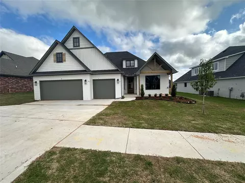 8800 Beechgrove Dr, Edmond, OK 73007