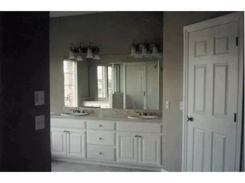 2633 Ashecroft Dr, Edmond, OK 73034 photo 4