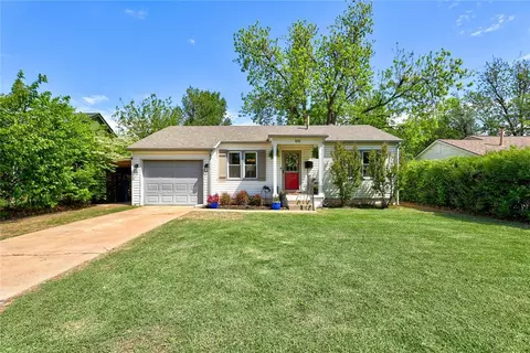 105 E 11th St, Edmond, OK 73034 photo 4