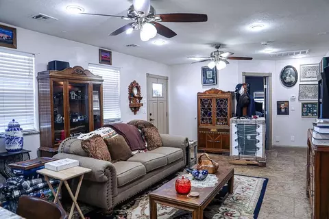 311 N Walnut St, Erick, OK 73645 photo 5