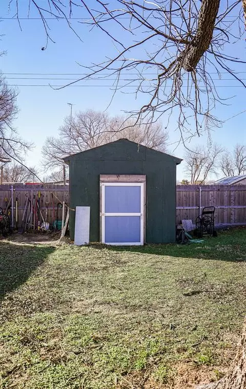 311 N Walnut St, Erick, OK 73645 photo 16