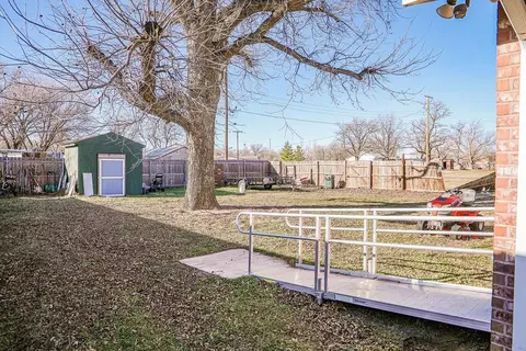 311 N Walnut St, Erick, OK 73645 photo 15