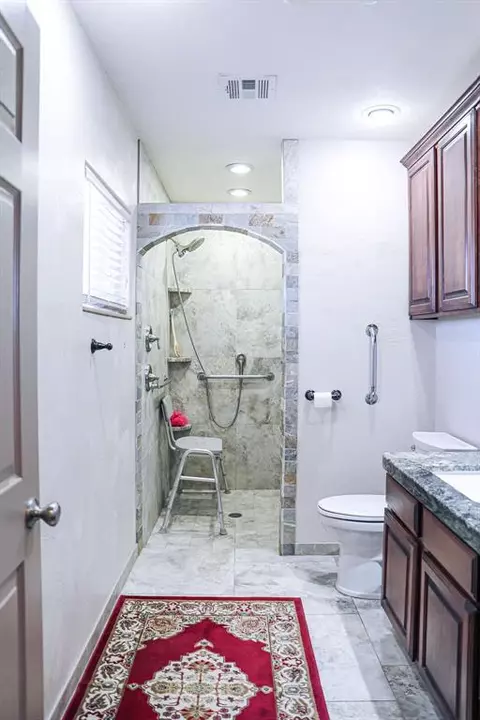 311 N Walnut St, Erick, OK 73645 photo 8