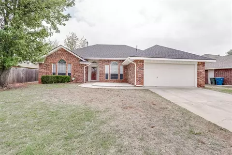504 Tudor Ln, Edmond, OK 73003