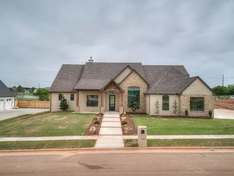 4304 Rustic Trl, Moore, OK 73160