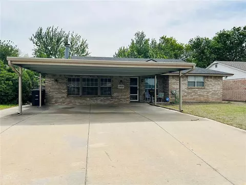 1408 Saint George Ave, Moore, OK 73160