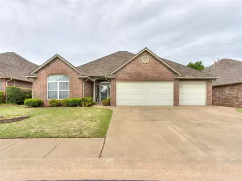 16605 Farmington Way, Edmond, OK 73012