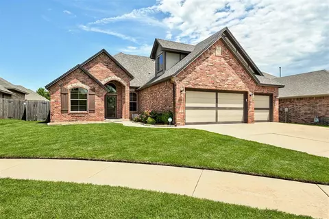 9117 NW 82nd St, Yukon, OK 73099