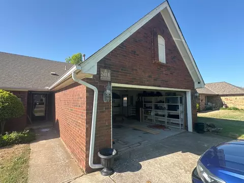 248 E Olympic Dr, Yukon, OK 73099 photo 1
