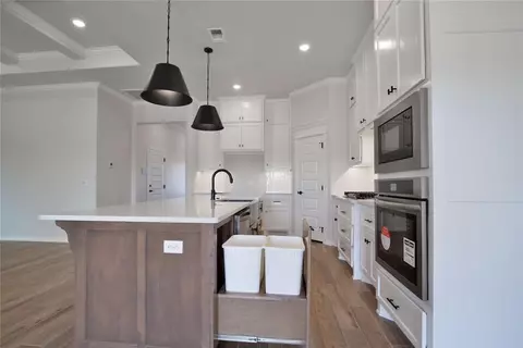 3309 Poppey Ln, Edmond, OK 73012