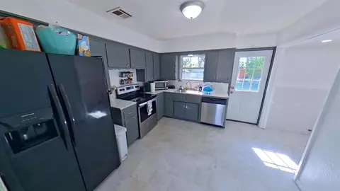 233 S Irving Dr, Moore, OK 73160