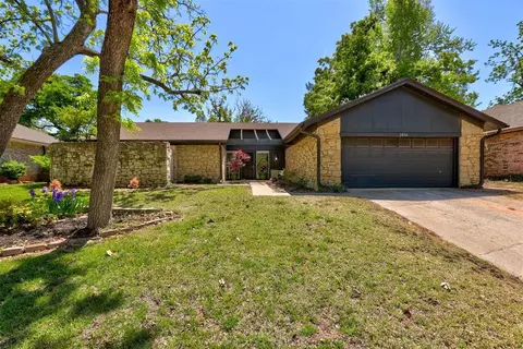 1816 Chaparral Ln, Edmond, OK 73013