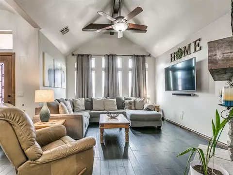 11749 SW 18th St, Yukon, OK 73099 photo 8