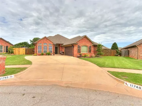 11749 SW 18th St, Yukon, OK 73099 photo 2