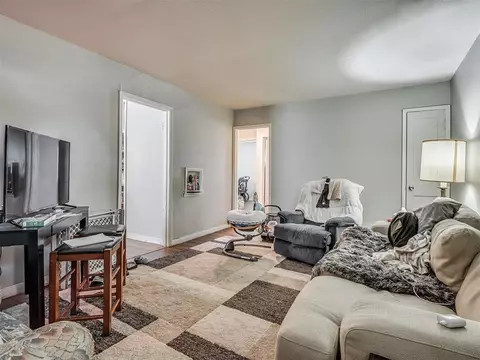 317 Babb Dr, Midwest City, OK 73110