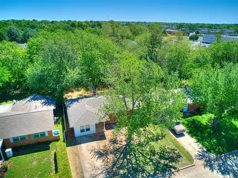 215 Stanton Dr, Norman, OK 73071 photo 5