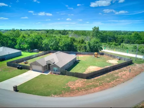 5782 Bent Creek Rd, Shawnee, OK 74804