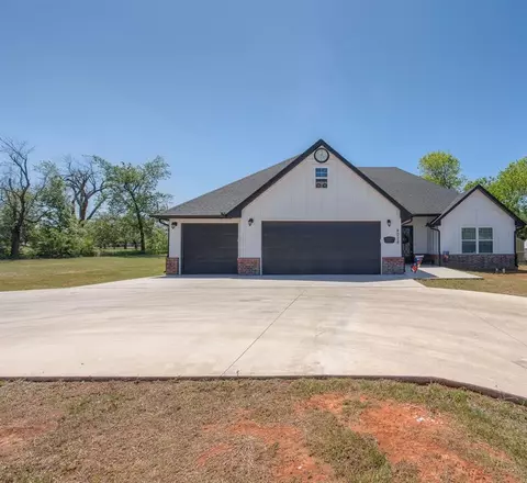 4028 SE 27th St, Del City, OK 73115
