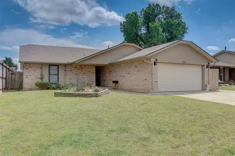 1030 S Walsh Ln, Yukon, OK 73099
