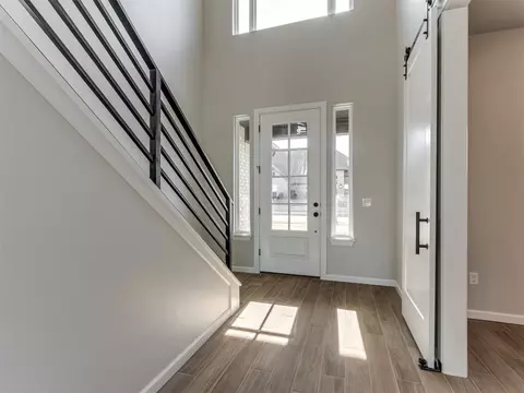 Entry Way - 1929 Lago Dr, Moore, OK 73160 photo 1 of 5