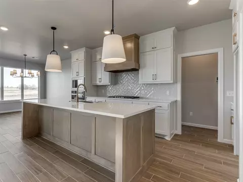 Kitchen - 1929 Lago Dr, Moore, OK 73160 photo 1 of 5
