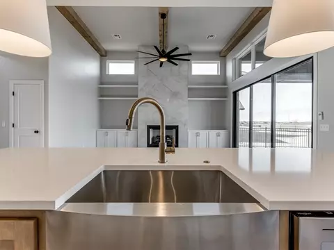Kitchen - 1929 Lago Dr, Moore, OK 73160 photo 5 of 5
