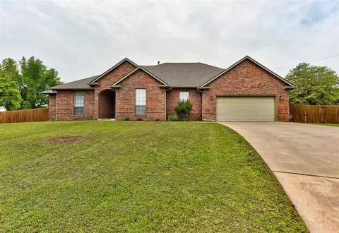 820 White Tail Ct, Guthrie, OK 73044