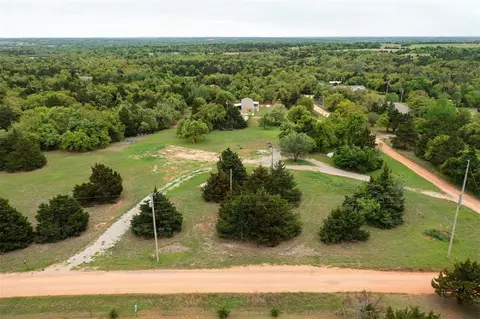 5881 Lesli Dr, Guthrie, OK 73044