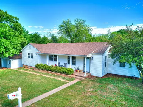 510 E 3rd St, Chandler, OK 74834