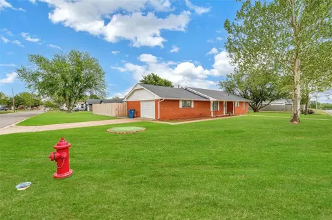 1603 N Temple St, Cordell, OK 73632