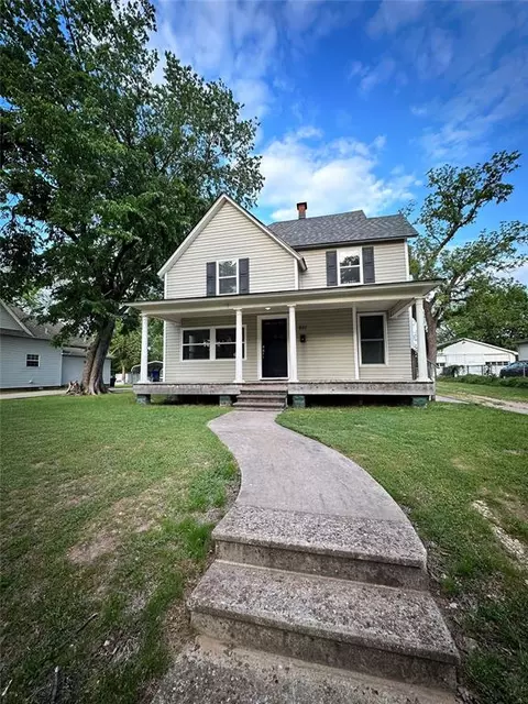 651 N Market Ave, Shawnee, OK 74801
