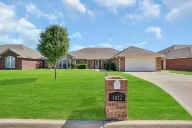 1812 Foxtail Cir, Altus, OK 73521
