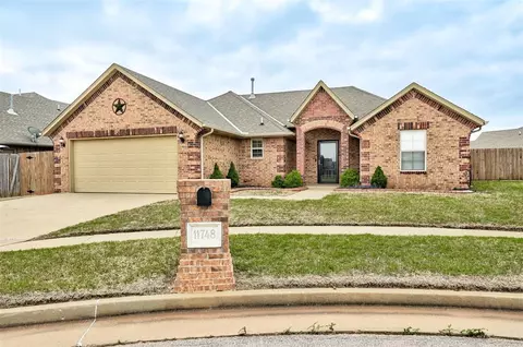11748 SW 21st St, Yukon, OK 73099