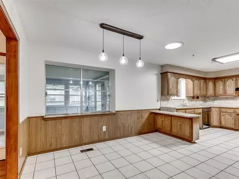 921 E 10th St, Edmond, OK 73034 photo 17