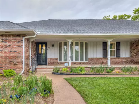 921 E 10th St, Edmond, OK 73034 photo 3