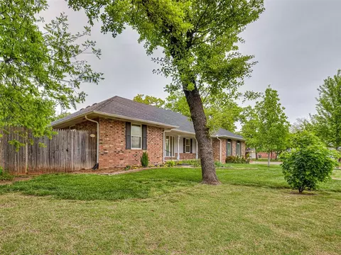 921 E 10th St, Edmond, OK 73034 photo 5